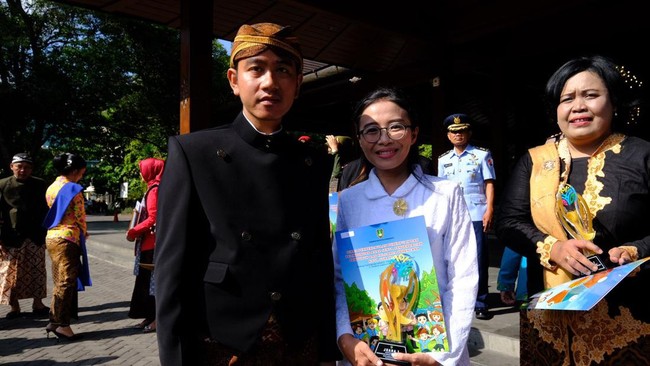 Menurut Gibran Rakabuming, perempuan memiliki keterlibatan luar biasa, misalnya dalam pengentasan stunting, serta pada sektor UMKM.