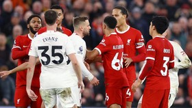 Van Dijk Balas Kritik Roy Keane: Saya Suka Anda