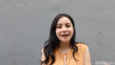 img-title Tak Ngoyo Cari Pasangan, Mawar AFI Tengah Nikmatin Momen Bareng Anak