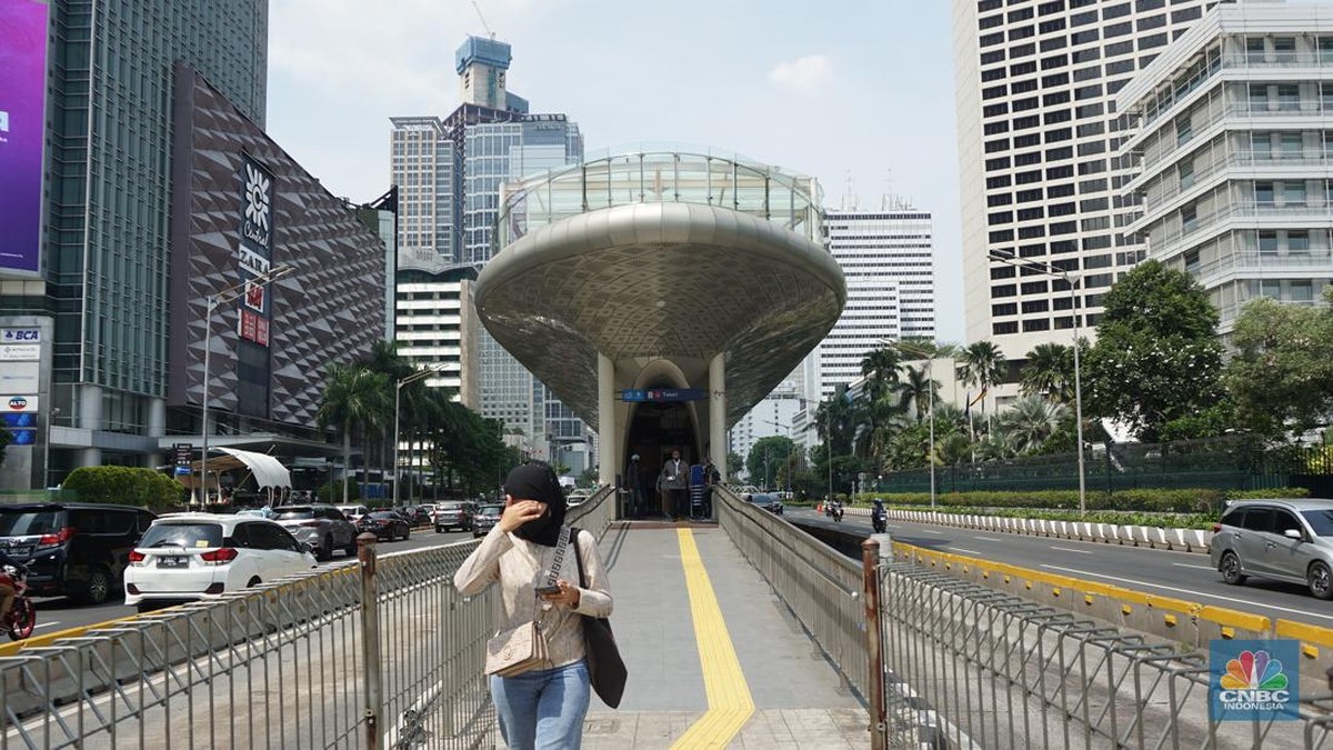 Jabodetabek Lagi Panas 'Membara', Waspada Heat Stress hingga Dehidrasi