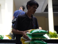Pemkab Kediri Gelar Pasar Murah-Beri Bansos ke Warga Kurang Mampu