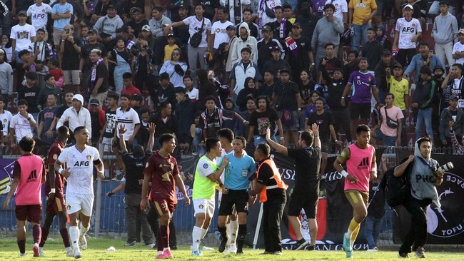 PT LIB buka suara soal insiden 'gol hantu' dan jeda hingga lebih dari satu jam dalam laga Persik Kediri lawan PSM Makassar di Liga 1.