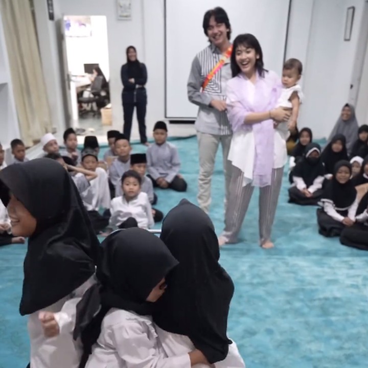 <p>Banyak netizen yang turut memberikan ucapan selamat ulang tahun kepada Bebene. Mereka pun berharap agar Bebene bisa memberikan keceriaan untuk orang-orang di sekitarnya. (Foto: Instagram: @cantitachril)</p>