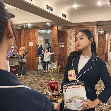 Sosok & Tampang Rebecca Wanita Viral Bakar Ijazah S1 Eks Pacar karena Helm