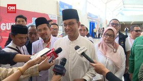 VIDEO: Anies Kampanye di NTB Ditemani Anak dan Istri