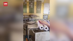VIDEO: Sekolah Tempat Warga Gaza Mengungsi Jadi Sasaran Tembak Israel