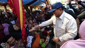 Resmikan Sumber Air Bersih di Kuningan, Prabowo Disambut Hangat Warga