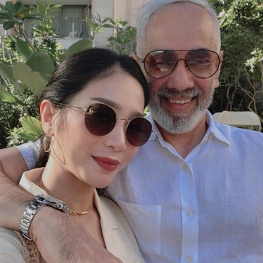 Tabungan Senilai Rp15 M Raib, Bunga Zainal Nyesal Bohongi Suami