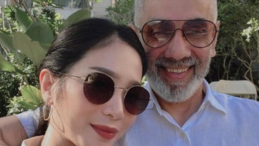 Tabungan Senilai Rp15 M Raib, Bunga Zainal Nyesal Bohongi Suami