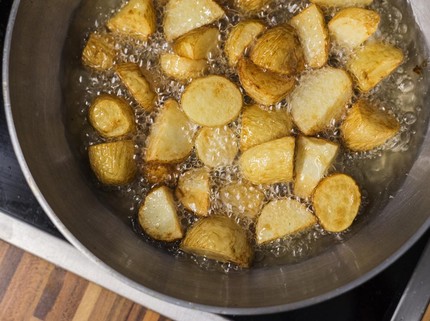 5 Cara Menggoreng Tanpa Minyak, Kolesterol Aman Masakan Tetap Enak