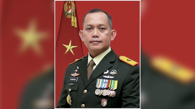 Mayjen Achiruddin bukan orang baru di lingkungan Paspampres. Sebelumnya Achiruddin pernah menjabat sebagai Komandan Group A Paspampres pada 2019-2021.