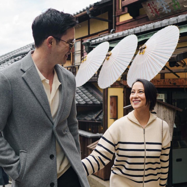 <p>Keduanya juga sempat menghabiskan waktu di Kyoto, Jepang untuk merayakan ulang tahun Mike Lewis pada tahun lalu<em>. So sweet</em>, Bunda. (Foto: Instagram @mike_lewis)</p>