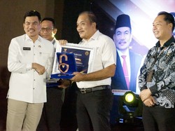 Pemkot Pangkalpinang Kembali Terima Anugerah Badan Publik Informatif