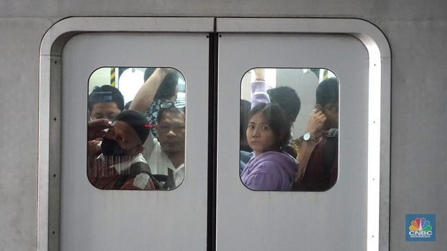 Pohon Tumbang Berhasil Dievakuasi, KRL Rangkasbitung Berangsur Normal