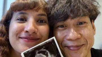 CARA TEPAT AGAR SI KECIL MAU MINUM SUSU PAKAI DOT