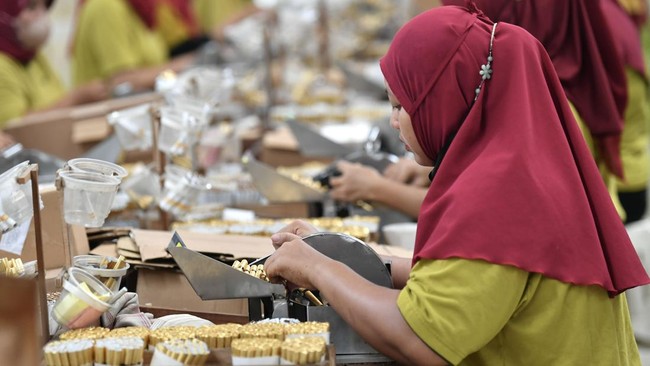 Harga rokok naik mulai 1 Januari 2024 ini usai Kemenkeu mengerek tarif cukai hasil tembakau (CHT) rata-rata 10 persen per awal tahun ini.