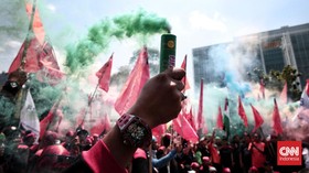 FOTO: Aksi Buruh di Kedubes AS, Protes Agresi Israel ke Palestina