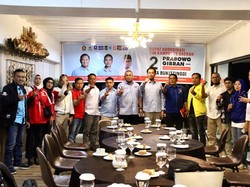 Andre Rosiade Minta Semua Parpol Pendukung 02 di Bukittinggi Perbanyak Atribut