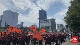 Lalin ke Istana dan MK Ditutup, Demo Buruh Bergeser ke Kedubes AS