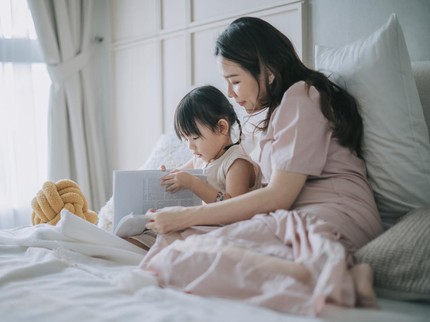 Ini yang Terjadi pada Otak Anak saat Ortu Membacakan Cerita Dongeng