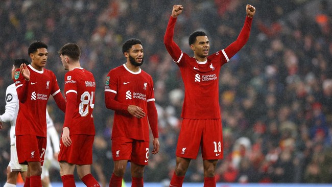 Liverpool lolos ke semifinal Carabao Cup usai mengalahkan West Ham United 5-1 di Stadion Anfield, Kamis (21/12) dini hari WIB.