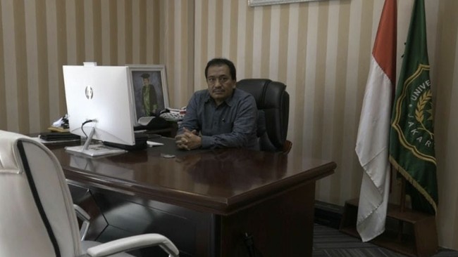Potongan video Ketua Umum Partai Amanat Nasional (PAN) Zulkifli Hasan (Zulhas) soal gerakan tahiyat dalam salat menjadi viral dan mendapatkan sorotan.