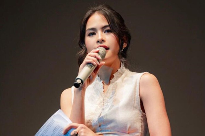 8 Cara Belajar Public Speaking Ala Maudy Ayunda