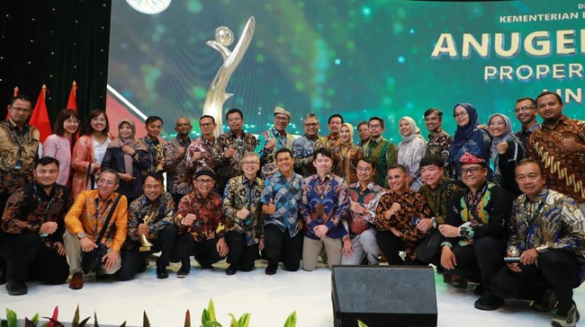 Tahun ini, secara nasional Pertamina memborong 43 persen dari total 79 PROPER Emas, ditambah 76 PROPER Hijau untuk berbagai unit operasi Pertamina.