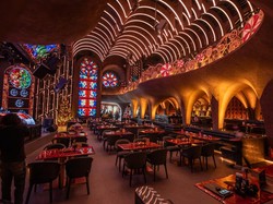 Tempat Hiburan Mewah dan Berkelas ala Phoenix Club