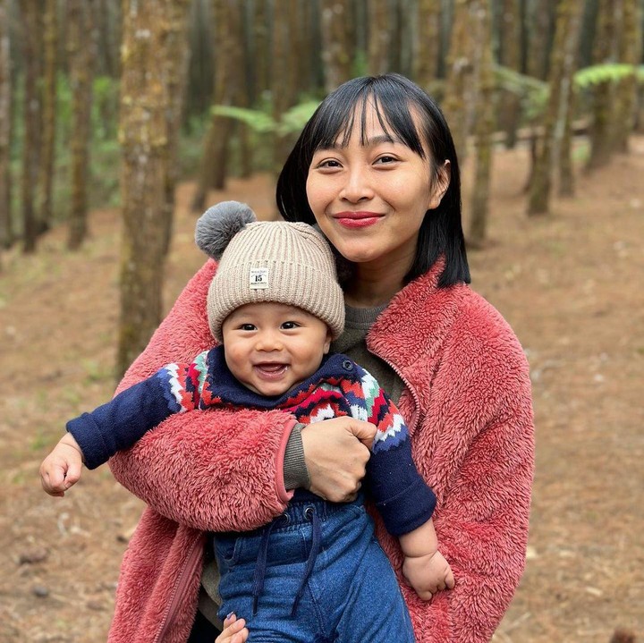 <p>"Gemas dan lucu sekaliiii," kata seorang netizen. "<em>Time flies</em>! Perasaan baru kemarin Nord yang belajar. Ini tau-tau sekarang Clef sudah belajar <em>flash card</em> juga. Gemass," kata netizen lainnya. (Foto: Instagram: @rinni_w)</p>