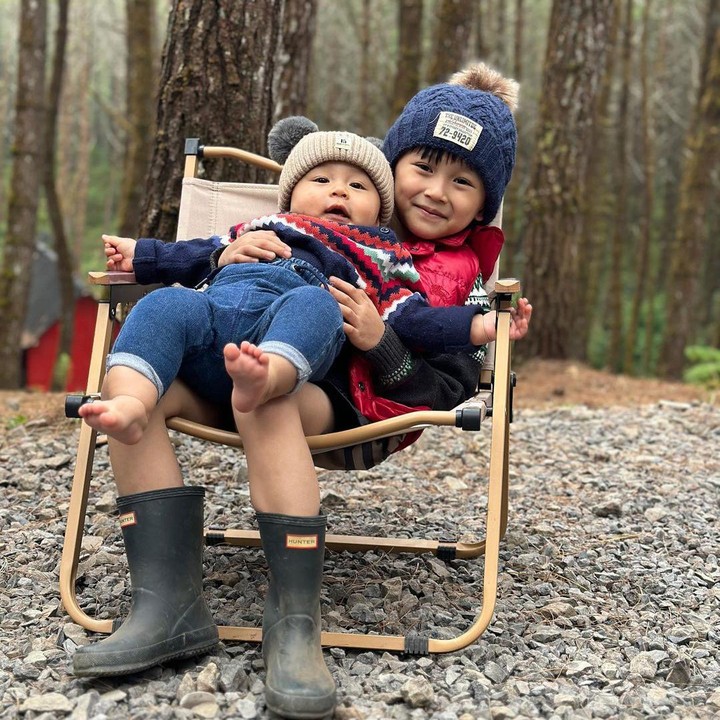<p>Putra pertamanya yang bernama Nord Kiano Julian lahir pada 21 Februari 2018. Sementara itu, Si Bungsu yang diberi nama Clef Kiora Julian lahir pada 10 April 2023. (Foto: Instagram: @rinni_w)</p>