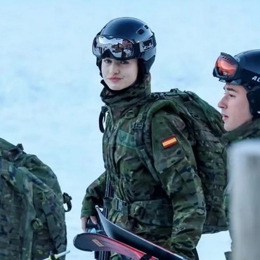 Viral Putri Spanyol Dikunjungi Raja Felipe di Tempat Militer