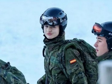 img-title Viral Putri Spanyol Dikunjungi Raja Felipe di Tempat Militer