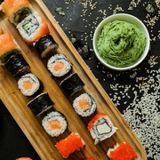 Tak Hanya Jadi Pelengkap, Ternyata Ini Alasan Wasabi Selalu Ada Saat Makan Sushi dan Sashimi di Restoran