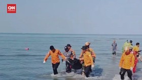VIDEO: Kapal Motor Rombongan Penganten Terbalik. 1 Tewas, 6 Hilang