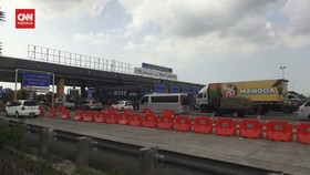 VIDEO: Arus Mudik Masuk Tol Jawa Tengah Mulai Menggeliat