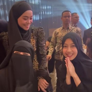 7 Potret Kegiatan Adiba Khanza Usai Dinikahi Egy Maulana, Hadiri Acara Tanpa Suami