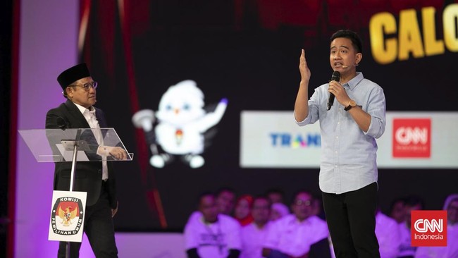 Juru Bicara TKN Prabowo-Gibran, Hasan Nasbi mengklaim tak ada unsur jebakan di narasi Gibran Rakabuming Raka dalam debat cawapres pada Jumat (22/12).