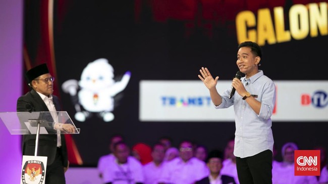 Pengamat politik menilai Gibran Rakabuming tampil melebih ekspektasi banyak orang. Panggung berhasil dimiliki Gibran di debat cawapres pada Jumat malam (22/12).