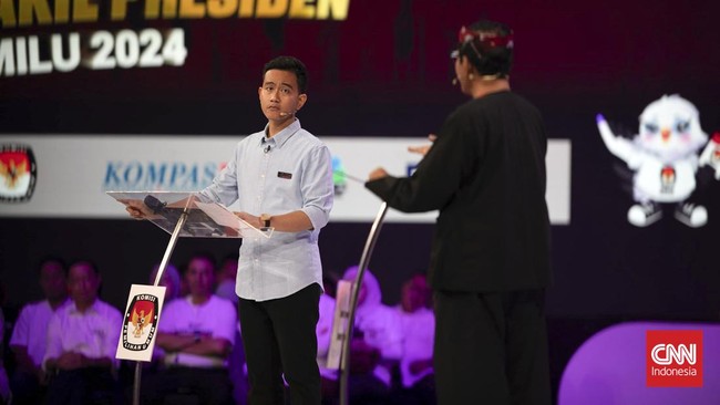 Gibran Rakabuming janji DJP dan Bea Cukai akan dilebur jadi Badan Penerimaan Negara jika ia dan Prabowo menang Pilpres 2024.