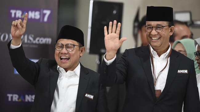 Calon presiden nomor urut satu Anies Baswedan merespons candaan Ketua Umum PBNU Yahya Cholil Staquf soal Cak Imin.