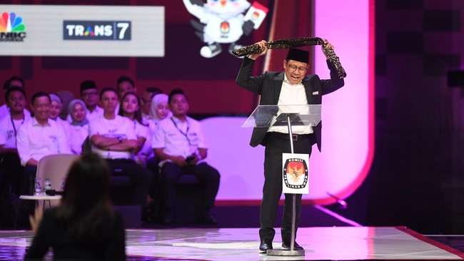 Calon wakil presiden (Cawapres) nomor urut 2 Gibran Rakabuming Raka menyindir cawapres nomor urut 1 Muhaimin Iskandar (Cak Imin) soal Ibu Kota Nusantaran (IKN).