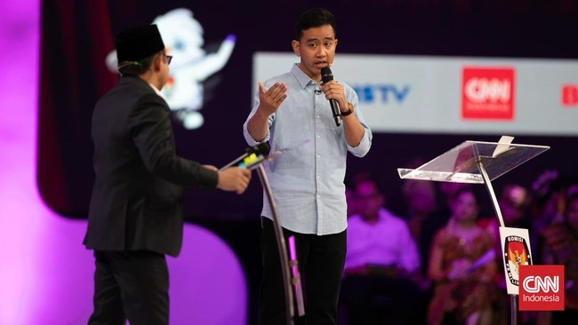 Calon wakil presiden nomor urut 2 Gibran Rakabuming Raka kembali melakukan aksi memancing sorakan pendukung di Debat Cawapres Pilpres 2024.