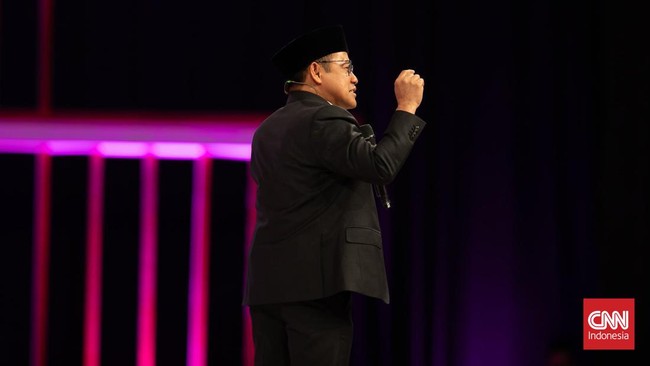 Calon wakil presiden nomor urut 1, Muhaimin Iskandar alias Cak Imin berpendapat gedung sekolah atau pendidikan seharusnya bebas pajak.