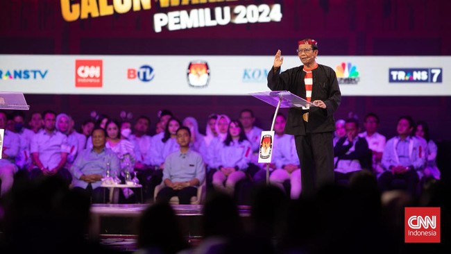 Mahfud MD ngaku kaget dengar Cak Imin janjikan 40 kota selevel DKI Jakarta jika menang Pilpres 2024. Ia menanyakan sumber pendanaan. 