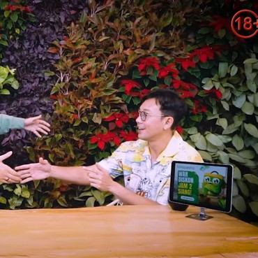 7 Momen Detik-detik Denny Sumargo Ucap Syahadat Dibimbing Dery Eks Vierra