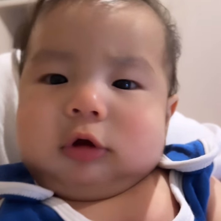 <p>Kini, Elhanan sudah berusia empat bulan, Bunda. Sammy pun kerap mengunggah potret serta video Si Bungsu pada laman Instagram-nya sambil membubuhkan <em>caption</em> manis. (Foto: Instagram: @sammysimorangkir)</p>