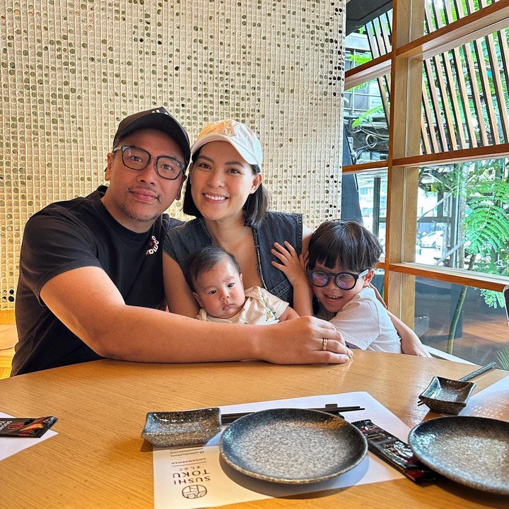 <p>Sammy Simorangkir memutuskan untuk menikah dengan Viviane pada tahun 2017, Bunda. Dari pernikahan ini, keduanya pun dikaruniai dua orang putra. (Foto: Instagram: @sammysimorangkir)</p>