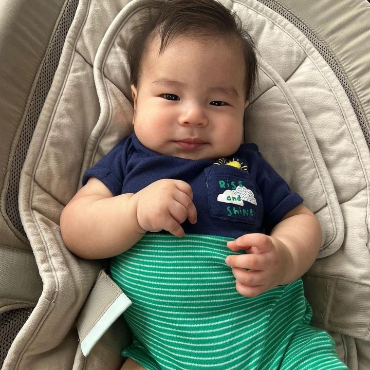 <p>"Elhanan Lasoha Simorangkir. Sukacita-nya Papa dan Mama," tulisnya pada sebuah unggahan dengan menyisipkan emotikon hati dan cium. (Foto: Instagram: @sammysimorangkir)</p>