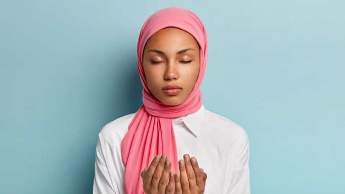 Ilustrasi berdoa